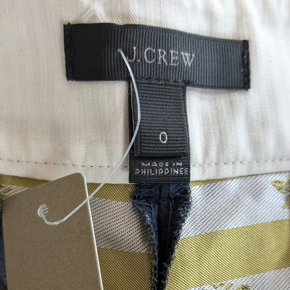 J. Crew Navy Shorts With Bee Print Dark blue Size 0 NWT